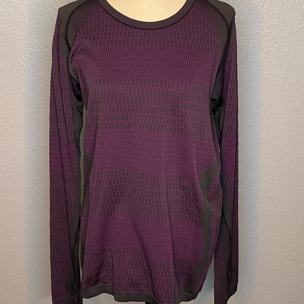 Women’s Lululemon long sleeve top